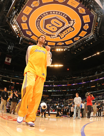 他都全心投 他都全心投