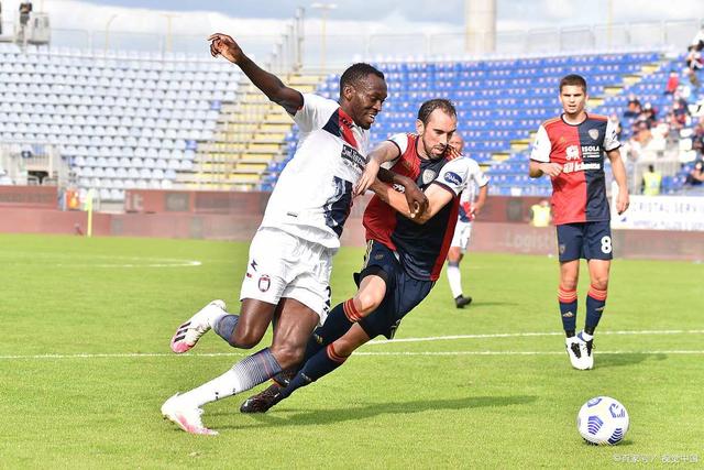 辄千万欧元 辄千万欧元